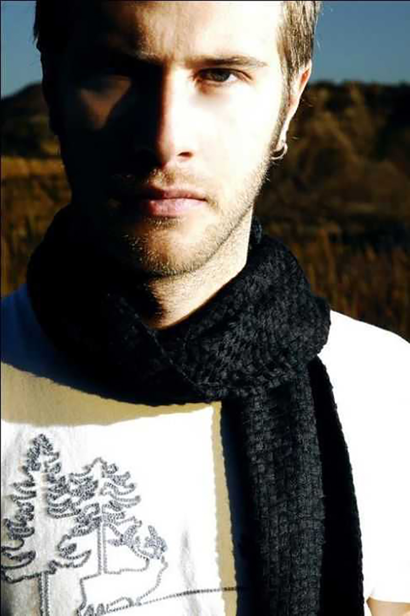 Özgür Çevik Galeri 4