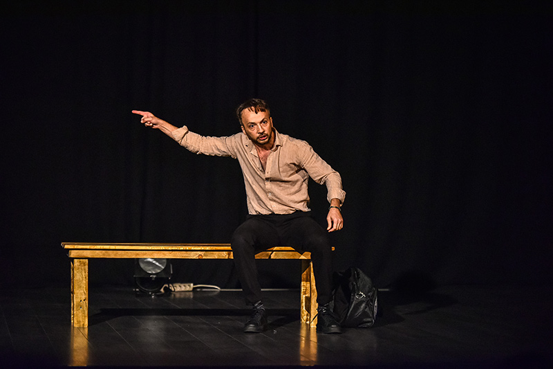 Delibo - Gençliğimin Kara Kuyusu Galeri 3