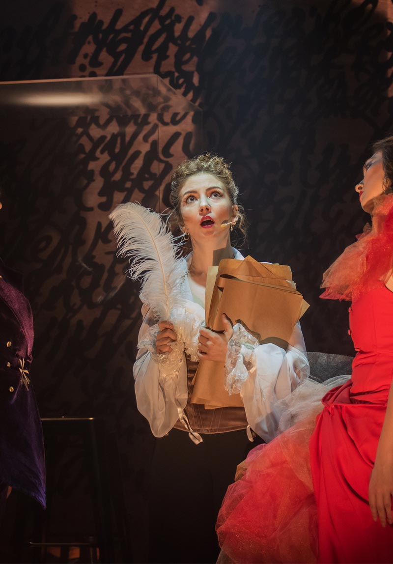 Madam Giyotin Poster