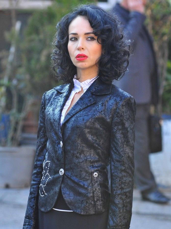 Esra Ronabar
