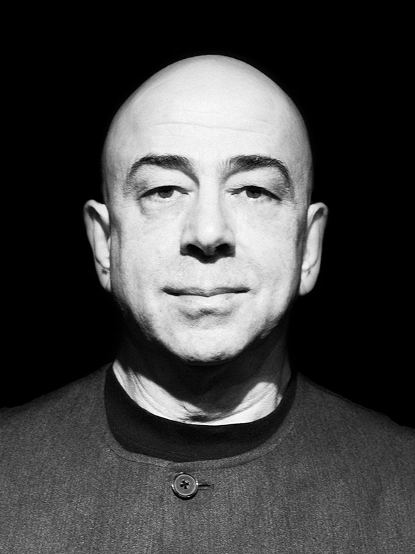 Özcan Alpar Resmi