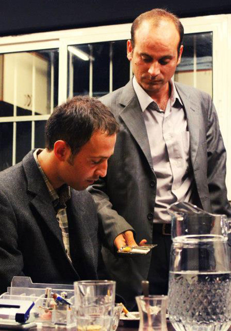 İçerdekiler Poster