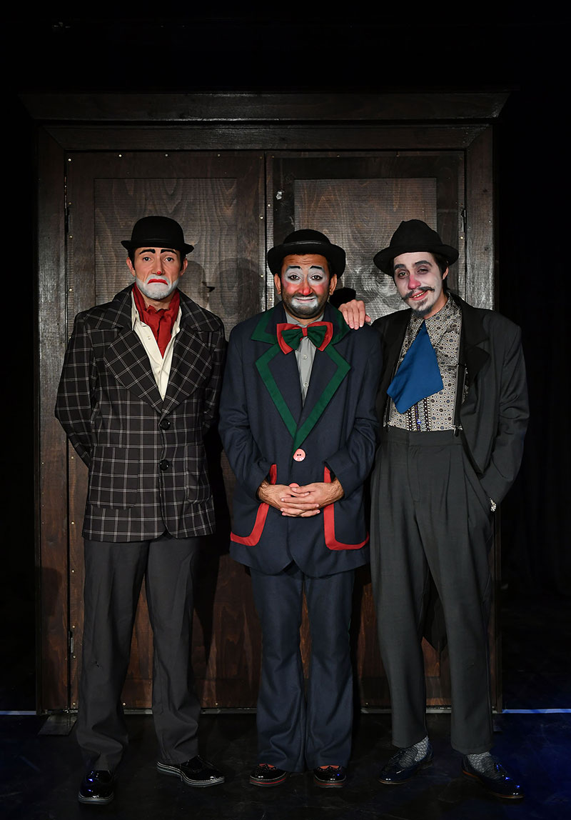 Küçük Bir İş İçin Yaşlı Bir Palyaço Aranıyor Poster