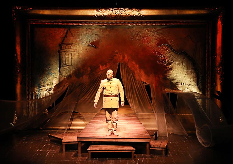 Rüstemoğlu Cemal'in Tuhaf Hikayesi Galeri 2