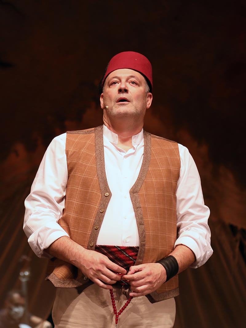 Rüstemoğlu Cemal'in Tuhaf Hikayesi Galeri 8