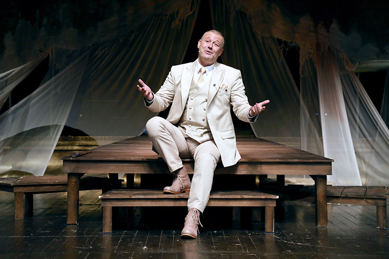 Rüstemoğlu Cemal'in Tuhaf Hikayesi Galeri 6