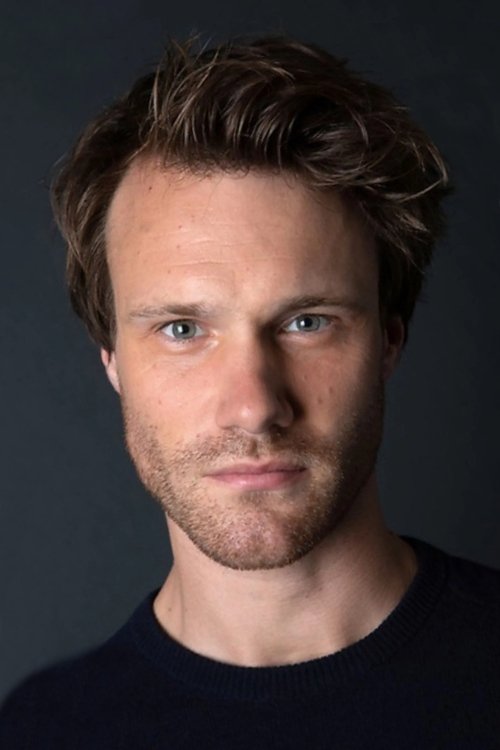Hugh Skinner Resmi
