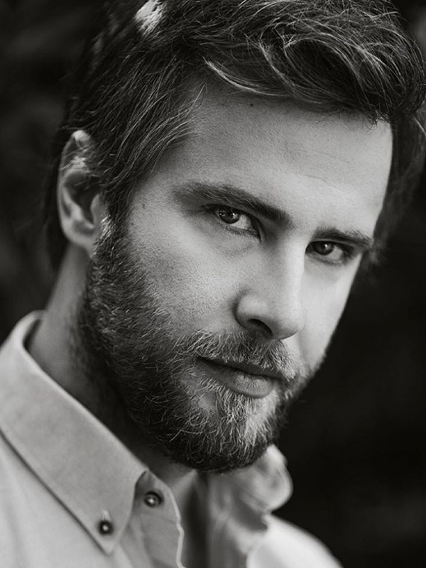 Özgür Çevik Resmi