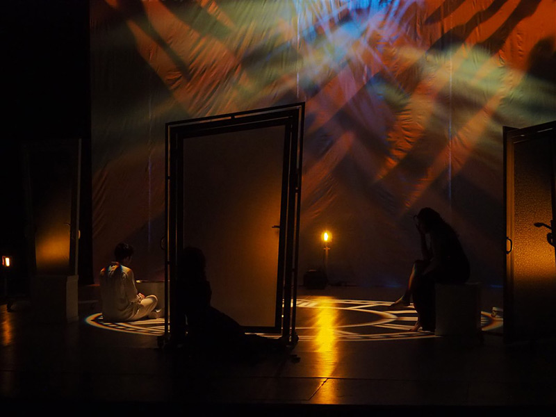 Geçmişten Gelen Kadın Galeri 4