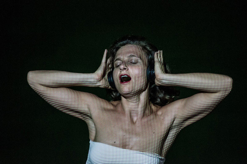 Vittoria de Ferrari Sapetto in Paso Al Pubblico Dans Performansı Galeri 4