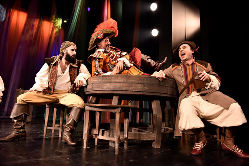 Windsor'un Şen Kadınları Galeri 4